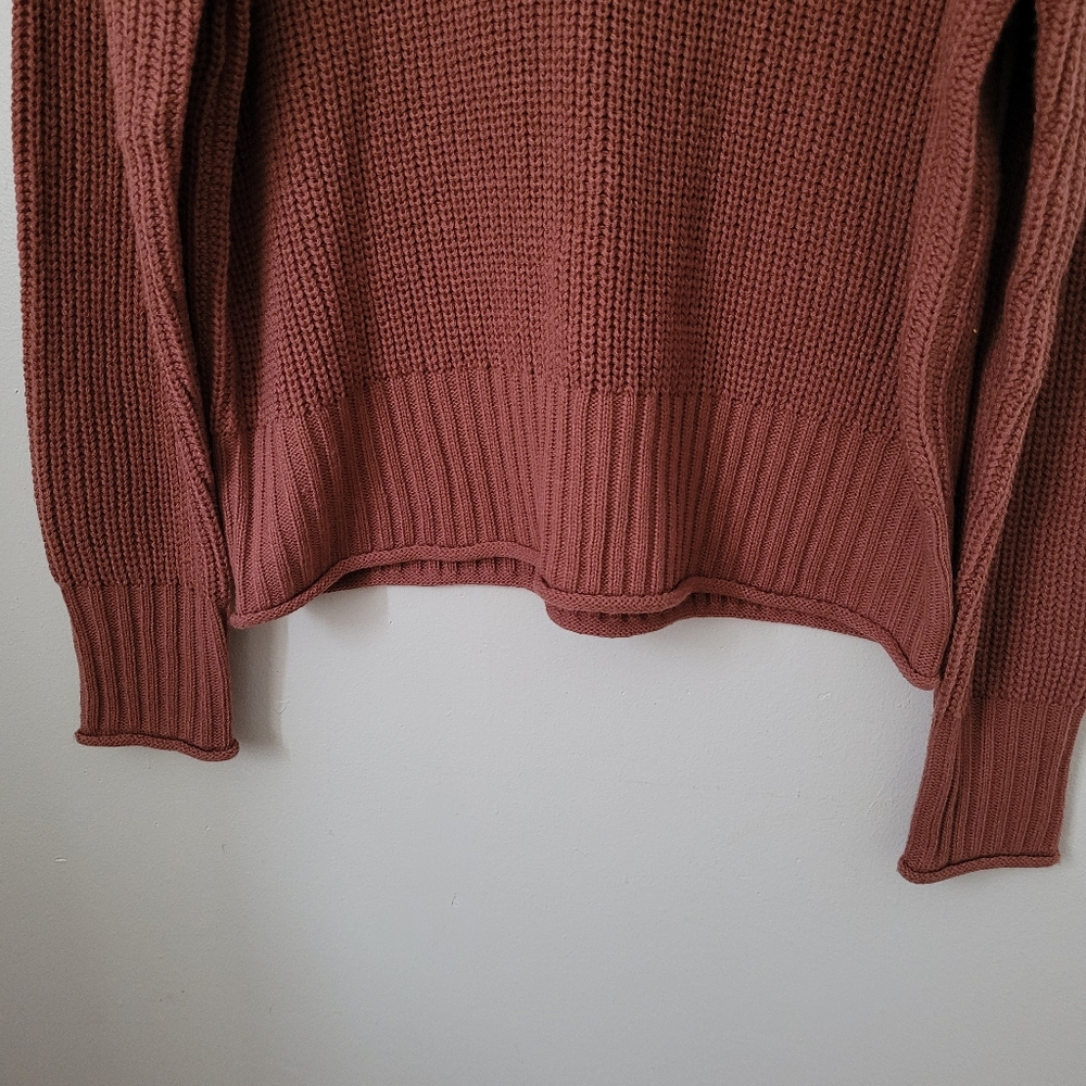 SO Sweater - Picture 3 of 3